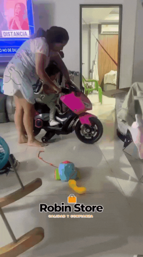 Video de un niño disfrutando la moto eléctrica Enmax