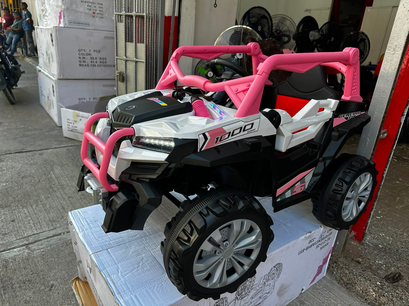Carro Montable Eléctrico Infantil Razer 12V con 5 Motores, Control Remoto y Llantas de Goma - Imagen 5