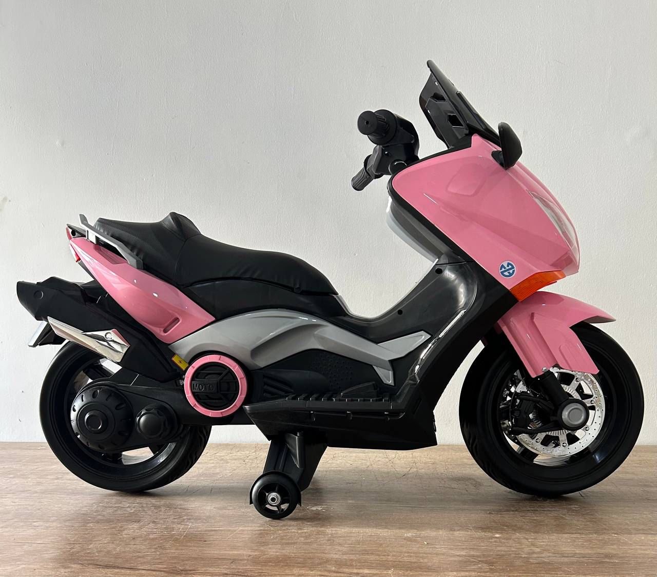Moto Eléctrica Infantil Nmax 12V con Bluetooth, Luces LED y Asiento en Cuero - Imagen 3