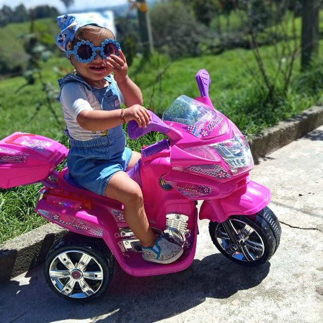 Trimoto Eléctrica Infantil 6V con Bluetooth, Luces LED y Baúl Trasero - Imagen 2