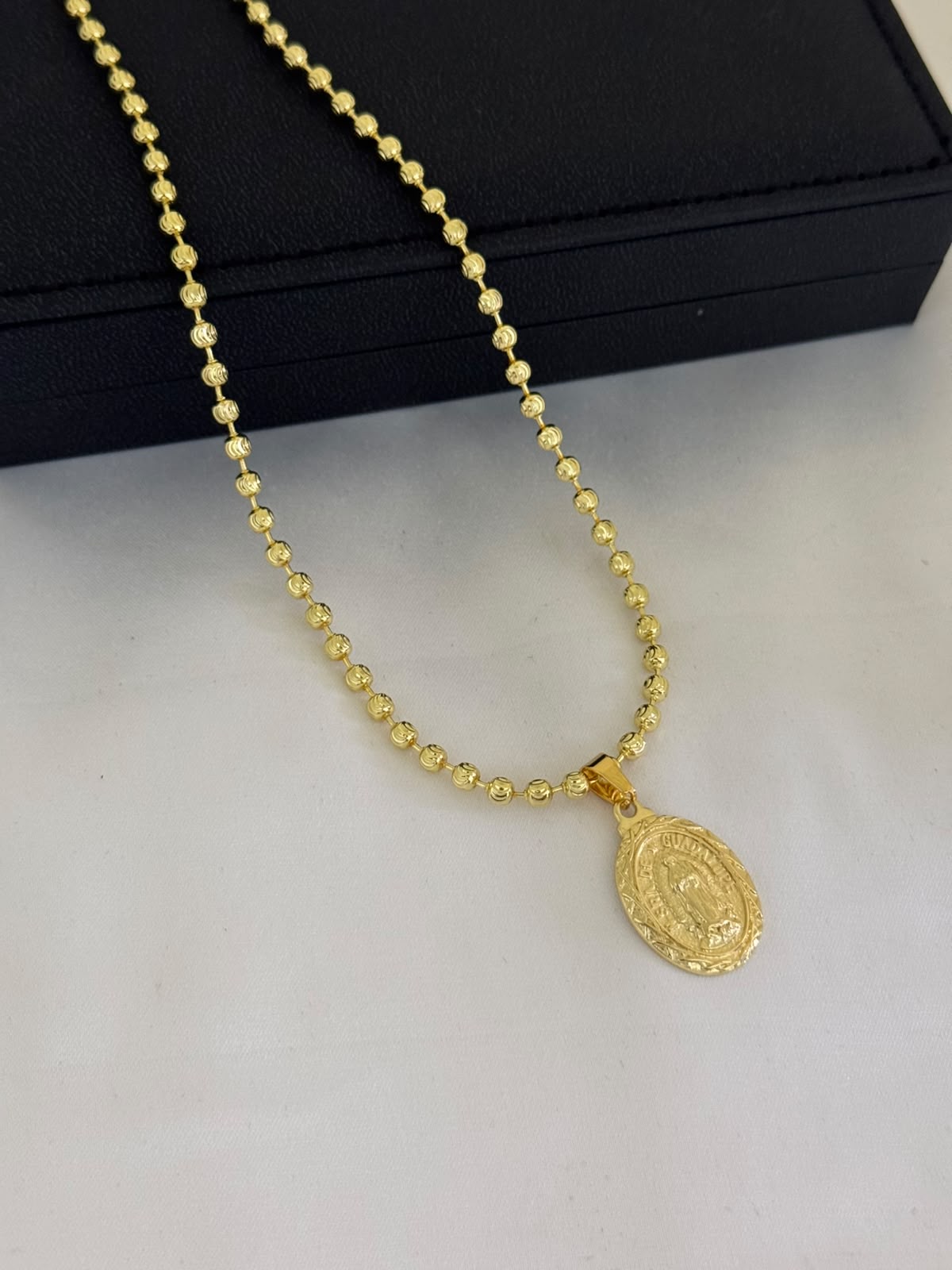 Cadena Militar Diamantada Hombre 60 cm + Dije Virgen de Guadalupe Oro Laminado 18K - Imagen 3
