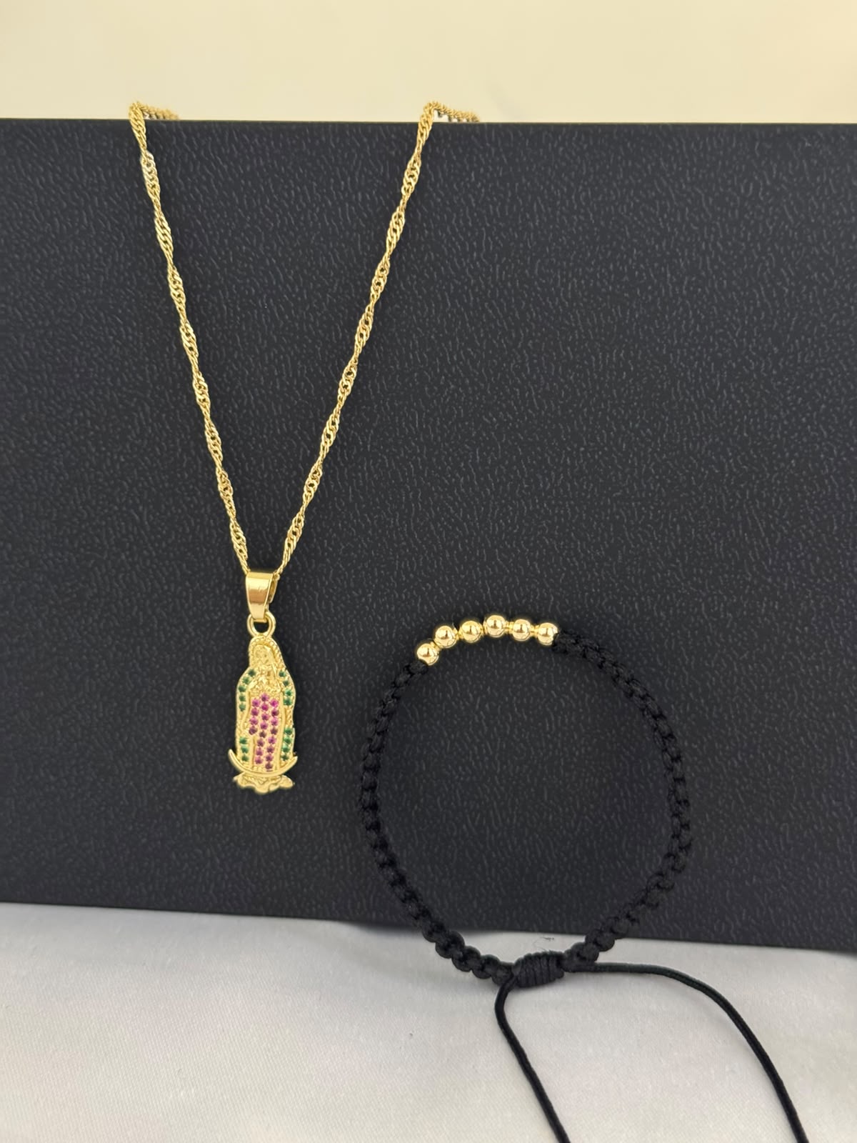 Cadena Singapur 45 cm + Dije Virgen de Guadalupe + Pulsera Balines Oro Laminado 18K - Imagen 3